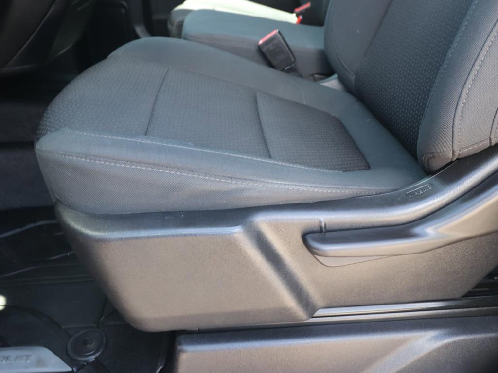 Used 2022 Chevrolet Silverado 2500 Custom w/ Custom Convenience Package image 18