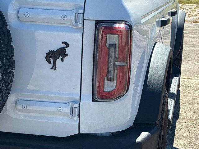Certified 2025 Ford Bronco Outer Banks w/ Black Appearance Package AWD/4WD image 15