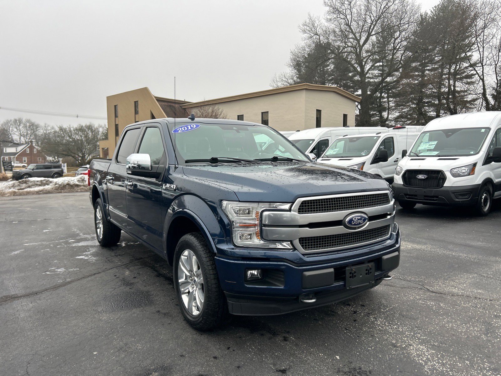 Certified 2019 Ford F150 Platinum w/ Equipment Group 701A Luxury image 3