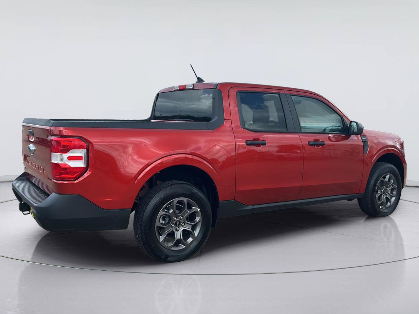 Certified 2023 Ford Maverick XLT FWD image 4