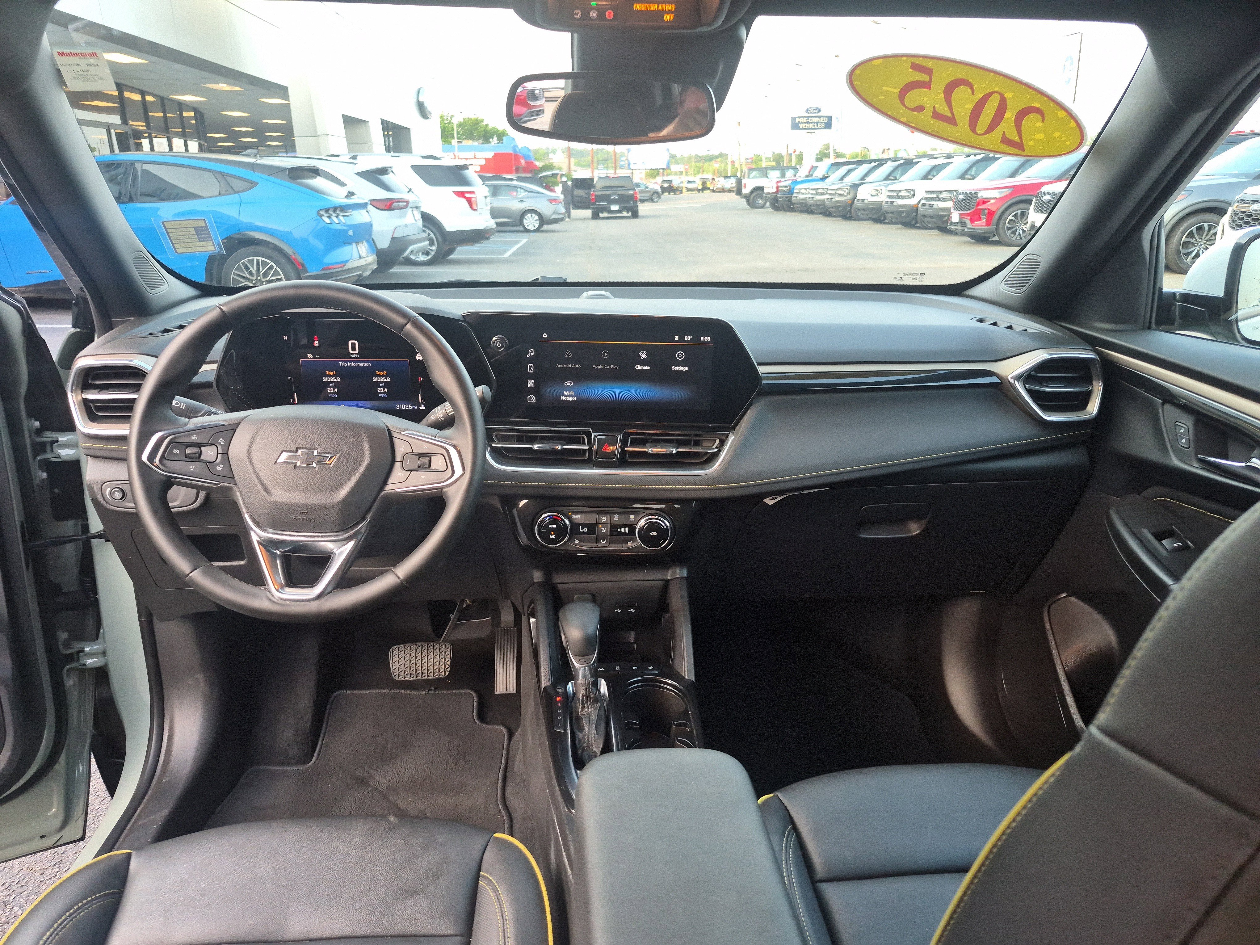 Used 2025 Chevrolet TrailBlazer ACTIV w/ Convenience Package FWD image 17