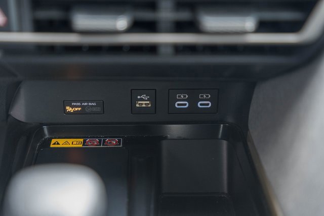 Used 2025 Toyota Camry LE image 28