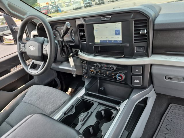 Certified 2025 Ford F350 XLT w/ 360-Degree Camera Package AWD/4WD image 33