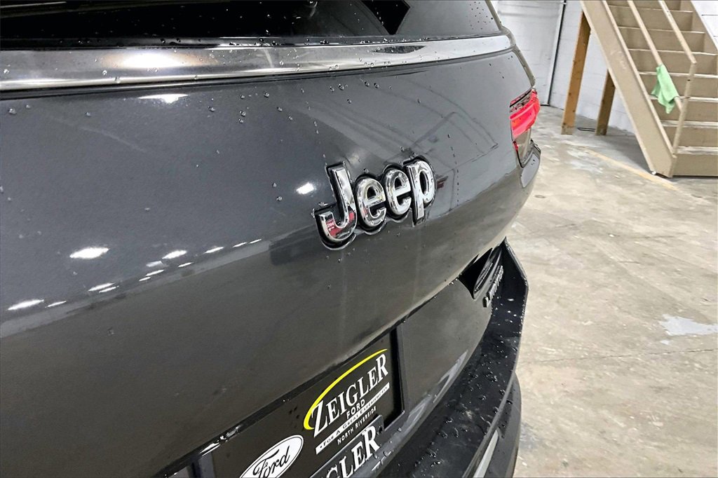Used 2021 Jeep Grand Cherokee L Limited image 32