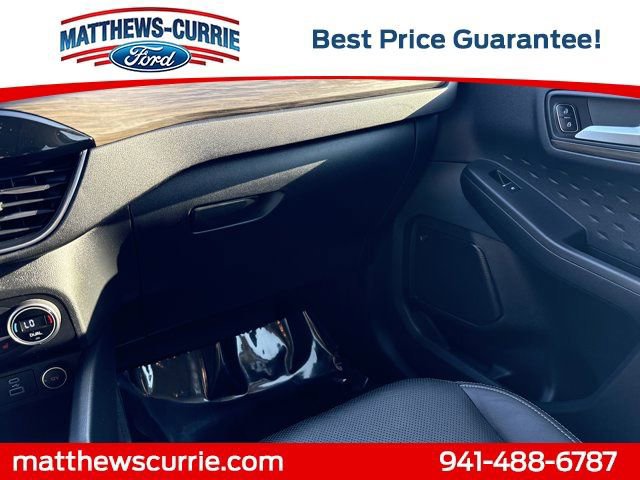 Certified 2020 Ford Escape Titanium w/ Titanium Premium Package 2.0 image 24