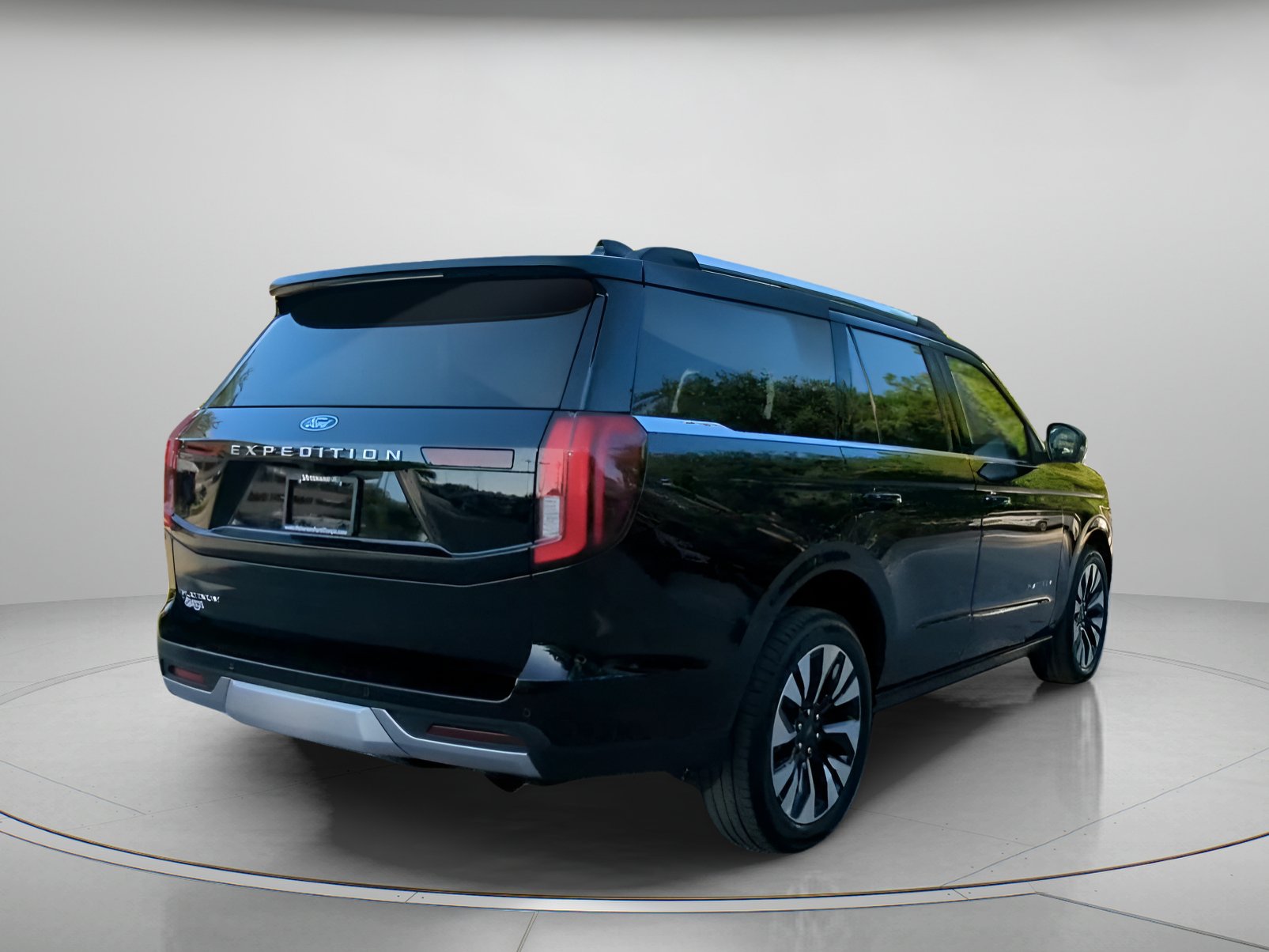 Certified 2025 Ford Expedition Platinum w/ Driver's Package AWD/4WD image 27