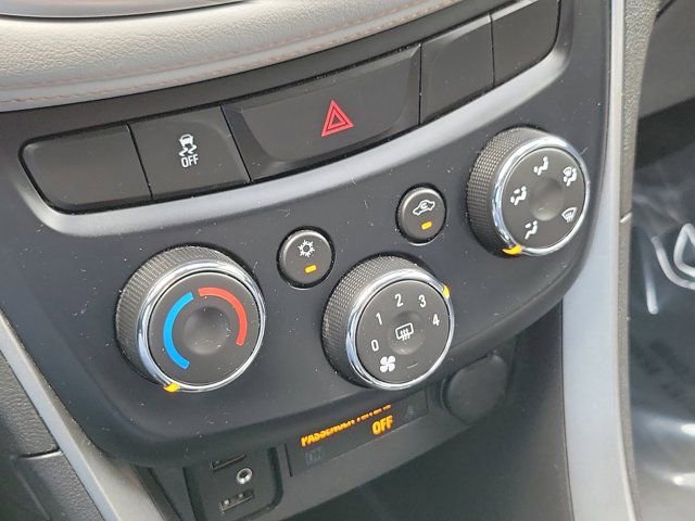 Used 2019 Chevrolet Trax LT w/ Driver Confidence Package FWD image 27