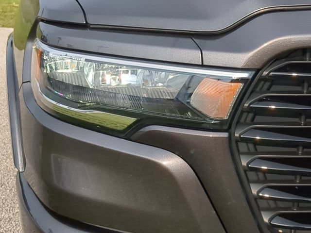 Used 2025 RAM 1500 Laramie w/ Sport Appearance Package AWD/4WD image 10
