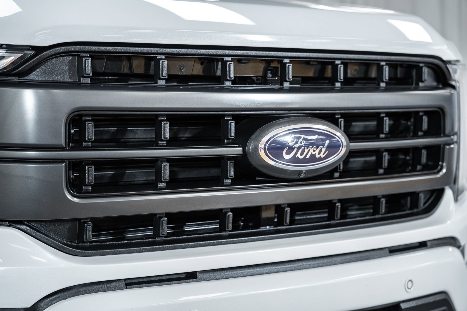 Certified 2023 Ford F150 Lariat w/ Equipment Group 502A High image 13