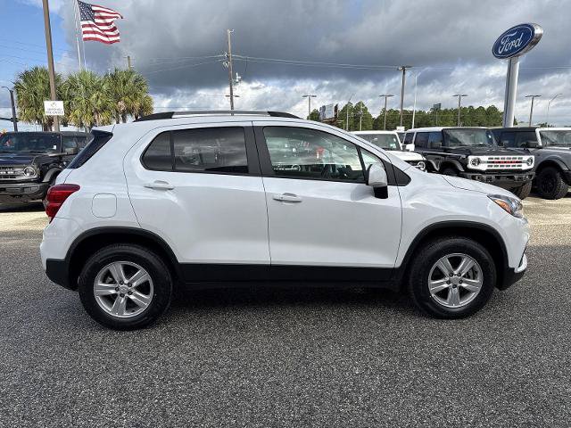 Used 2022 Chevrolet Trax LT w/ LT Convenience Package AWD/4WD image 14