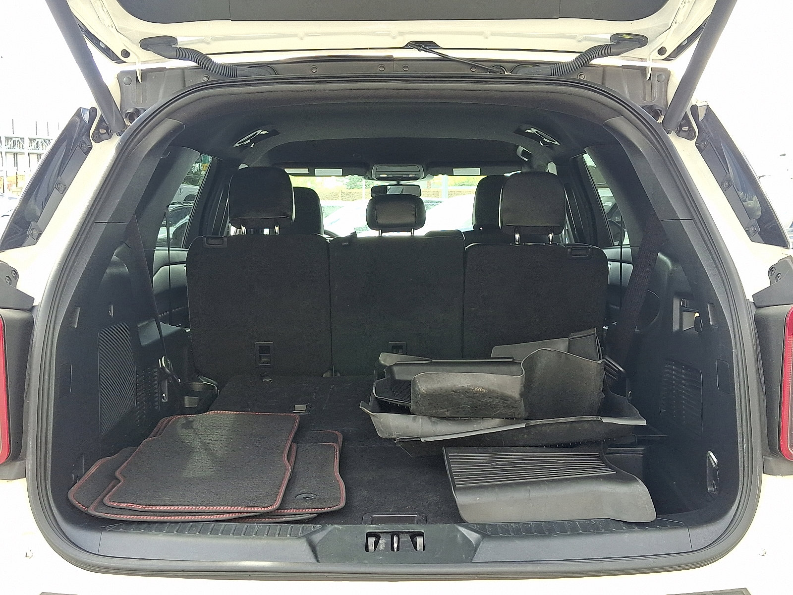 Certified 2023 Ford Explorer ST-Line AWD/4WD image 28