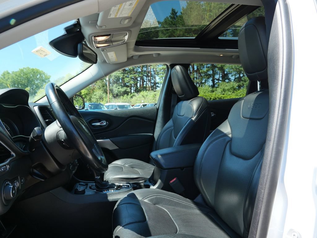 Used 2021 Jeep Cherokee Limited w/ Elite Package AWD/4WD image 19