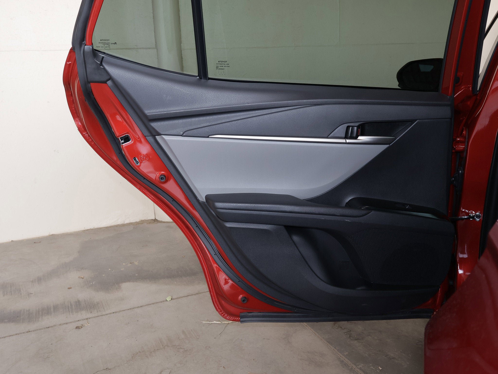 Used 2025 Toyota Camry LE FWD image 37