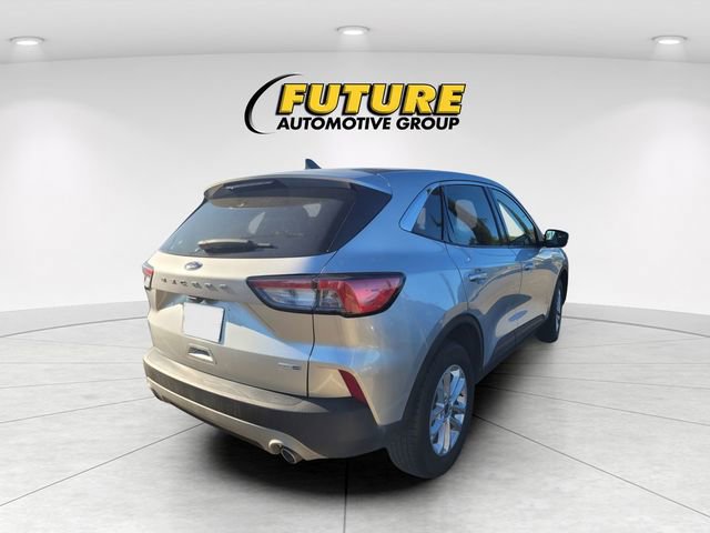 Certified 2020 Ford Escape SE image 2