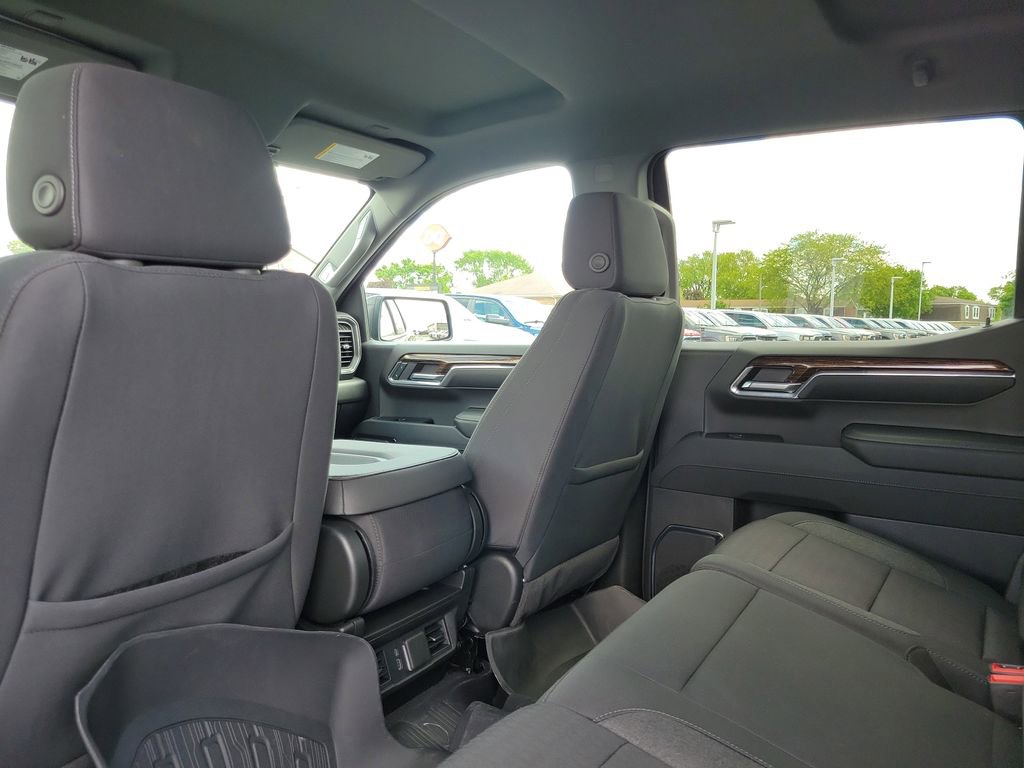Used 2024 GMC Sierra 1500 Elevation w/ LPO, Elevation Black Package AWD/4WD image 16