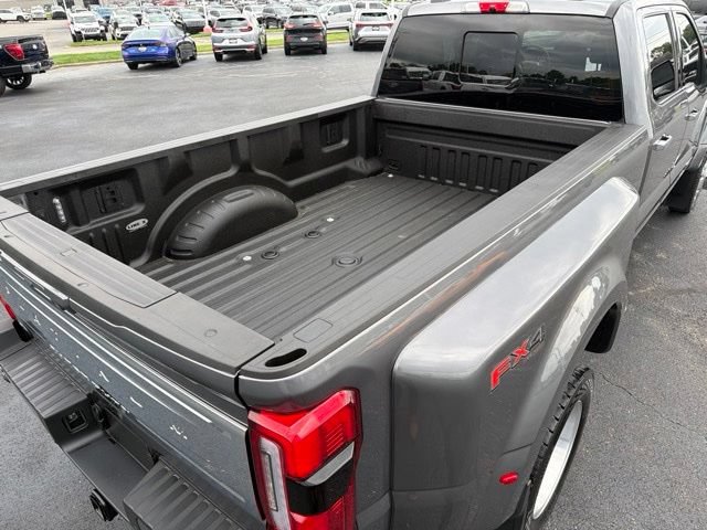 Certified 2024 Ford F450 Platinum w/ FX4 Off-Road Package AWD/4WD image 8