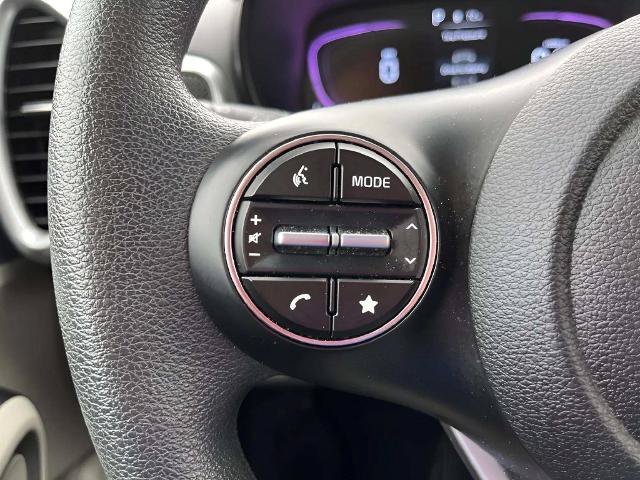 Used 2025 Kia Soul LX w/ LX Technology Package FWD image 19