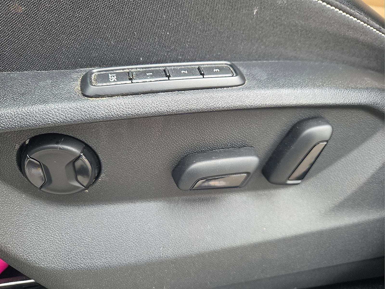 Used 2022 Volkswagen Atlas Cross Sport SEL Premium R-Line image 13