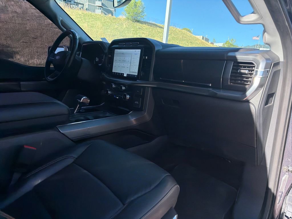 Certified 2022 Ford F150 Lariat w/ Equipment Group 502A High image 32