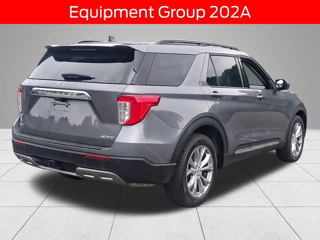Certified 2023 Ford Explorer XLT w/ Equipment Group 202A AWD/4WD image 4