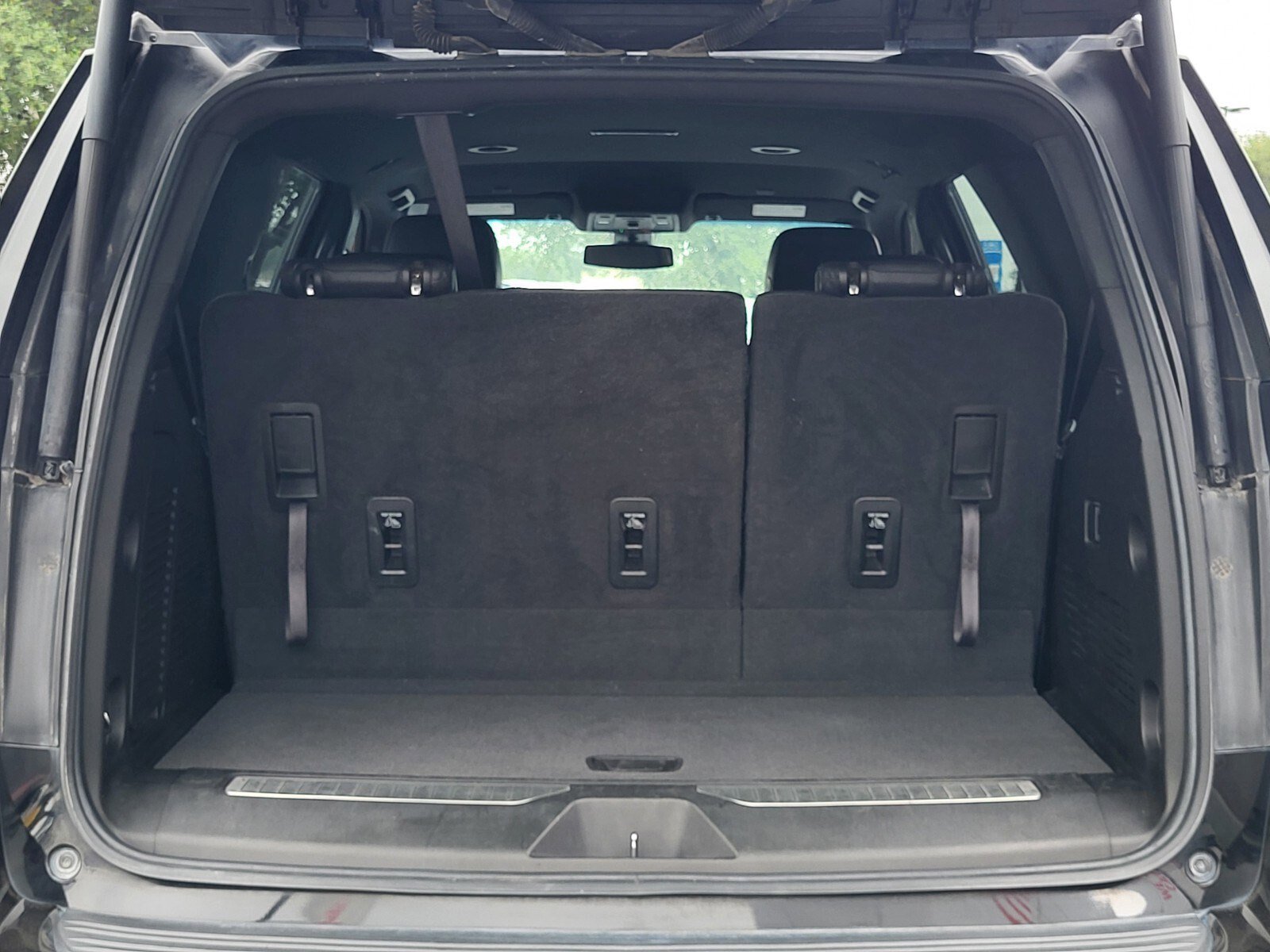 Used 2022 Chevrolet Tahoe Z71 AWD/4WD image 32