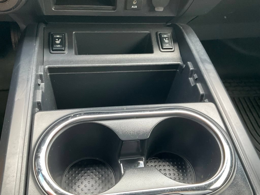 Used 2018 Nissan Titan SV w/ SV Convenience Package AWD/4WD image 11