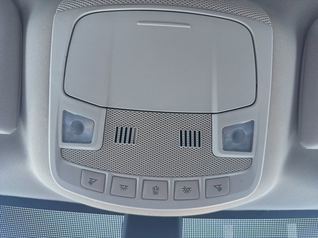 Certified 2022 Ford Edge SE w/ Cargo Accessory Package image 36