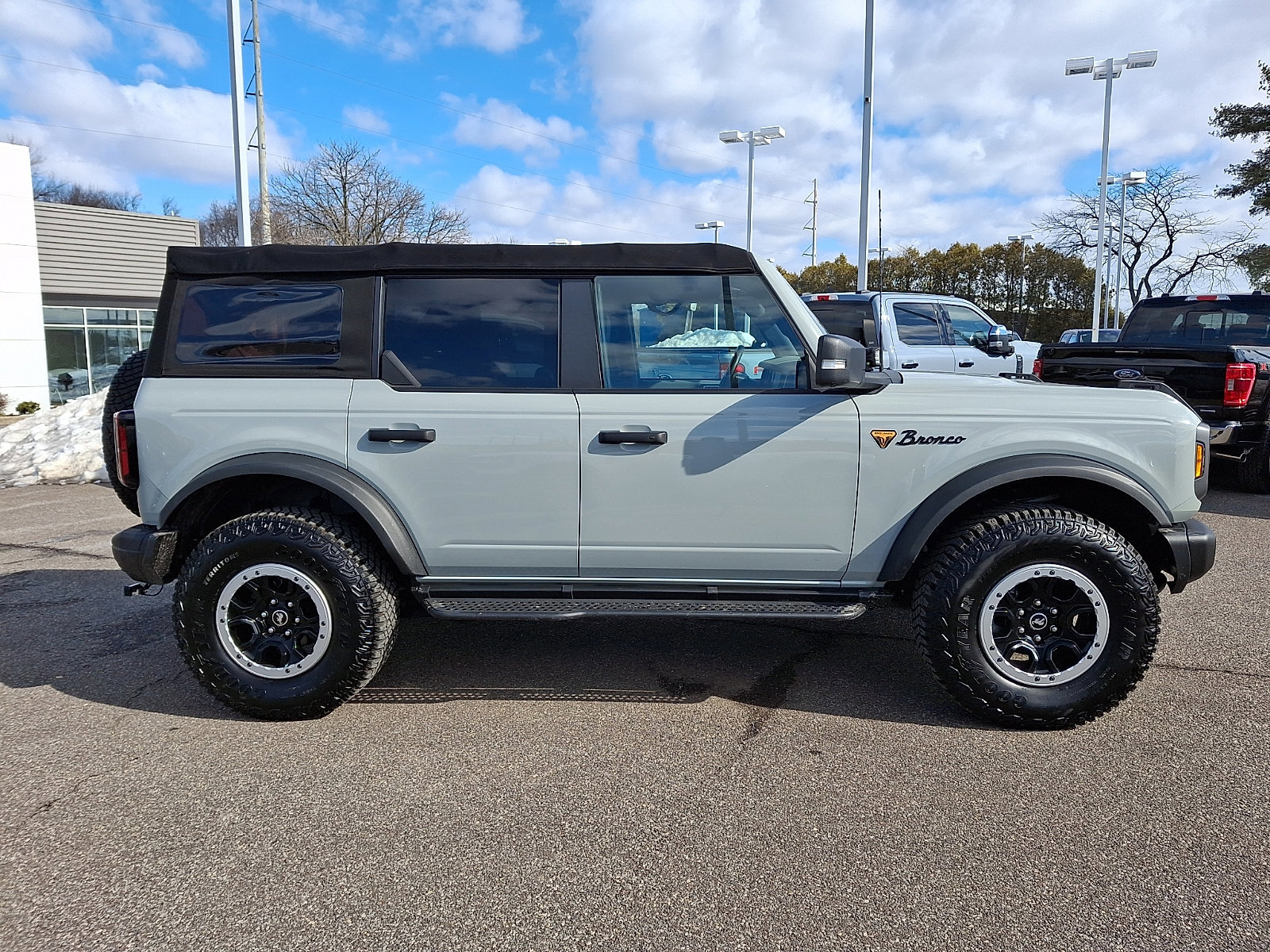 Certified 2022 Ford Bronco Badlands image 9