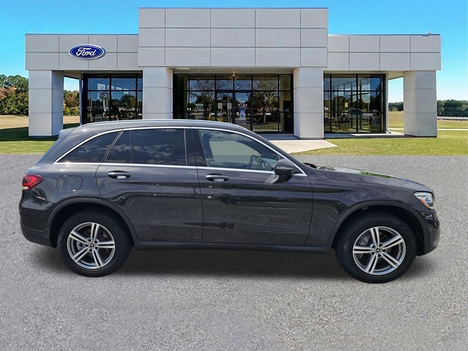 Used 2022 Mercedes-Benz GLC 300 4MATIC w/ Multimedia Package Lite image 3