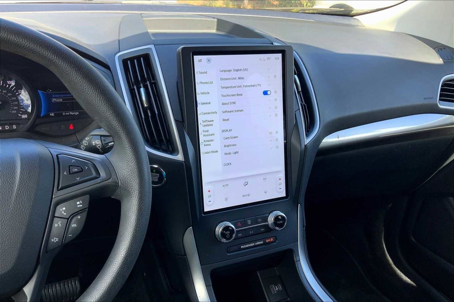 Certified 2022 Ford Edge SE w/ Black Appearance Package image 15