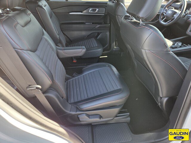 Certified 2025 Ford Explorer ST-Line AWD/4WD image 15