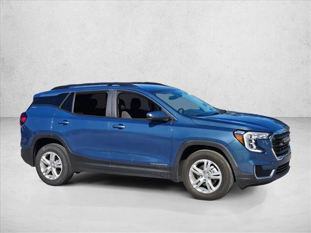 Used 2024 GMC Terrain SLE w/ Driver Convenience Package FWD image 3