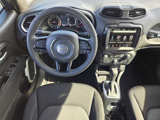 Used 2021 Jeep Renegade Latitude image 25