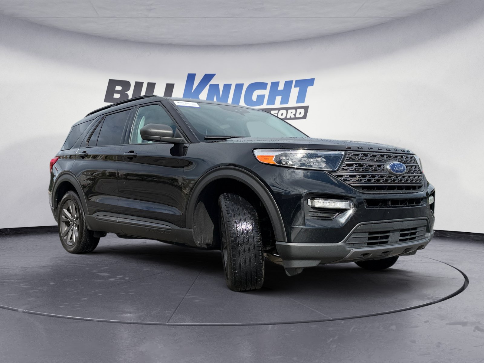 Certified 2021 Ford Explorer XLT w/ Equipment Group 202A AWD/4WD image 7