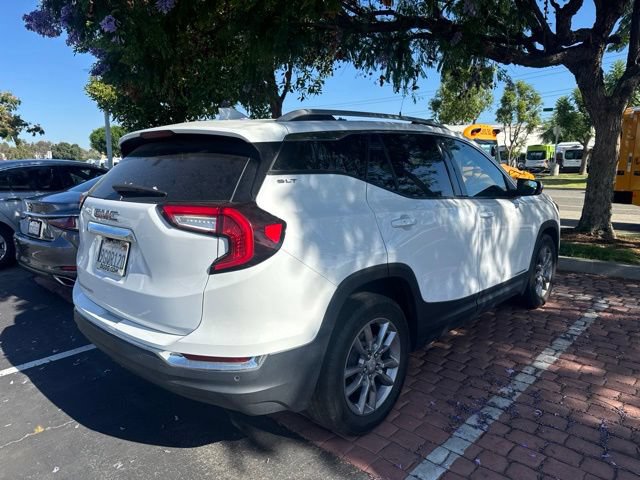 Used 2022 GMC Terrain SLT w/ Infotainment Package II FWD image 3