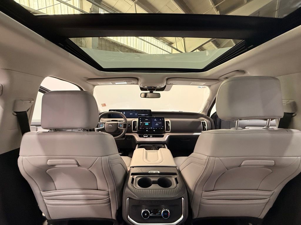 Certified 2025 Ford Expedition Active AWD/4WD image 22