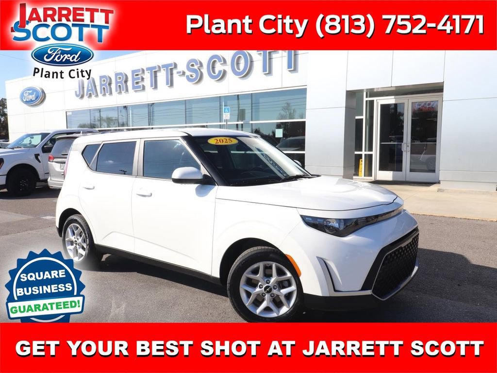 Used 2025 Kia Soul LX w/ LX Technology Package image 7