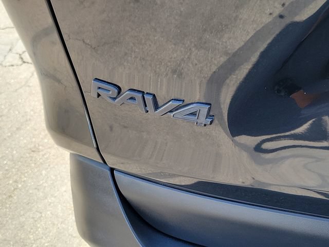 Used 2019 Toyota RAV4 LE w/ Carpet Mat Package FWD image 21