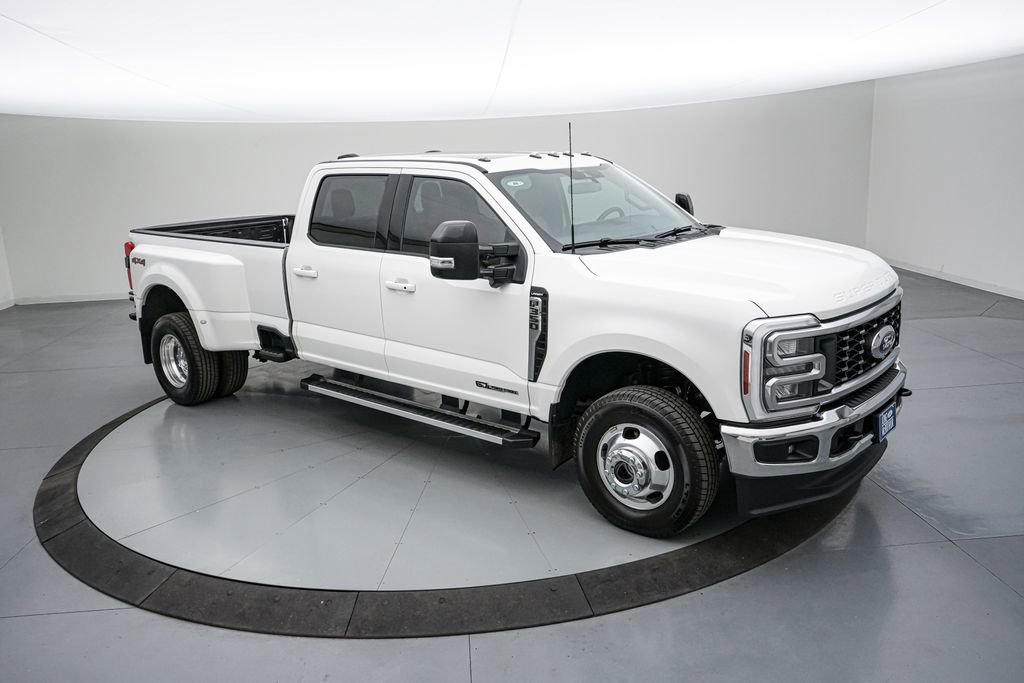 Certified 2026 Ford F350 Lariat AWD/4WD image 3