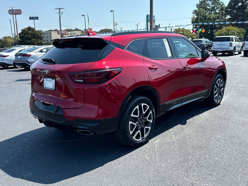 Used 2023 Chevrolet Blazer RS FWD image 3