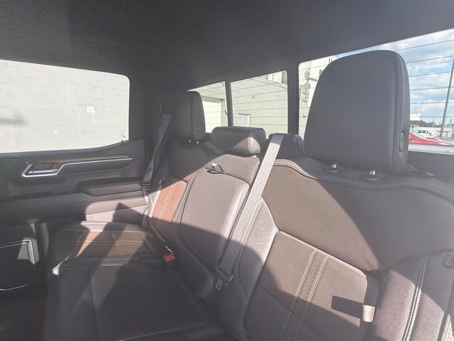 Used 2022 Chevrolet Silverado 1500 High Country w/ Technology Package AWD/4WD image 23