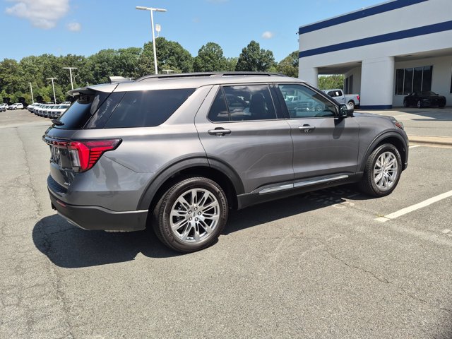 Certified 2025 Ford Explorer Active w/ Active Comfort Package AWD/4WD image 4