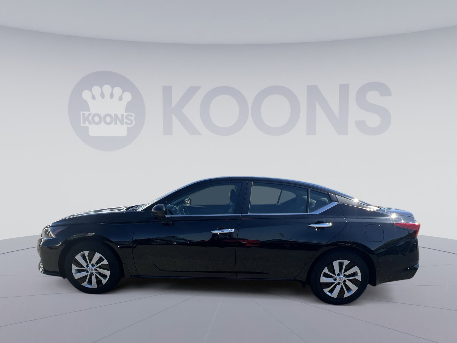 Used 2024 Nissan Altima 2.5 S FWD image 7