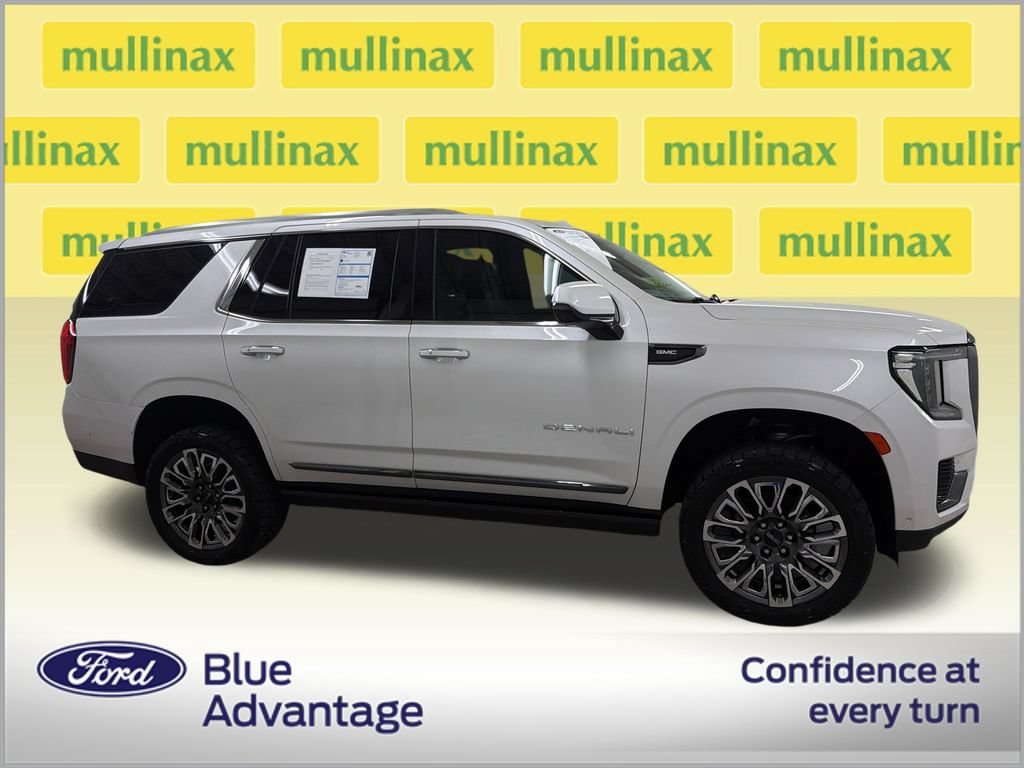Used 2023 GMC Yukon Denali Ultimate AWD/4WD image 2