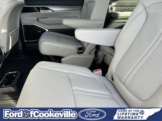 Used 2025 Jeep Wagoneer Series II w/ Convenience Group I image 18