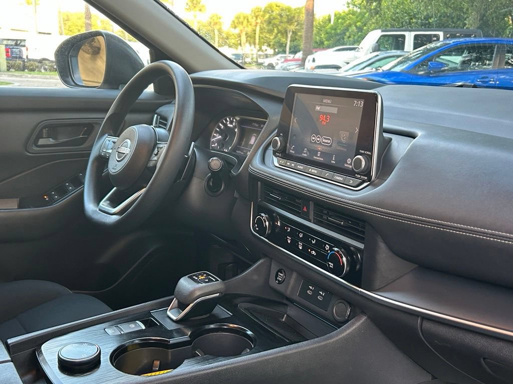 Used 2024 Nissan Rogue S AWD/4WD image 25