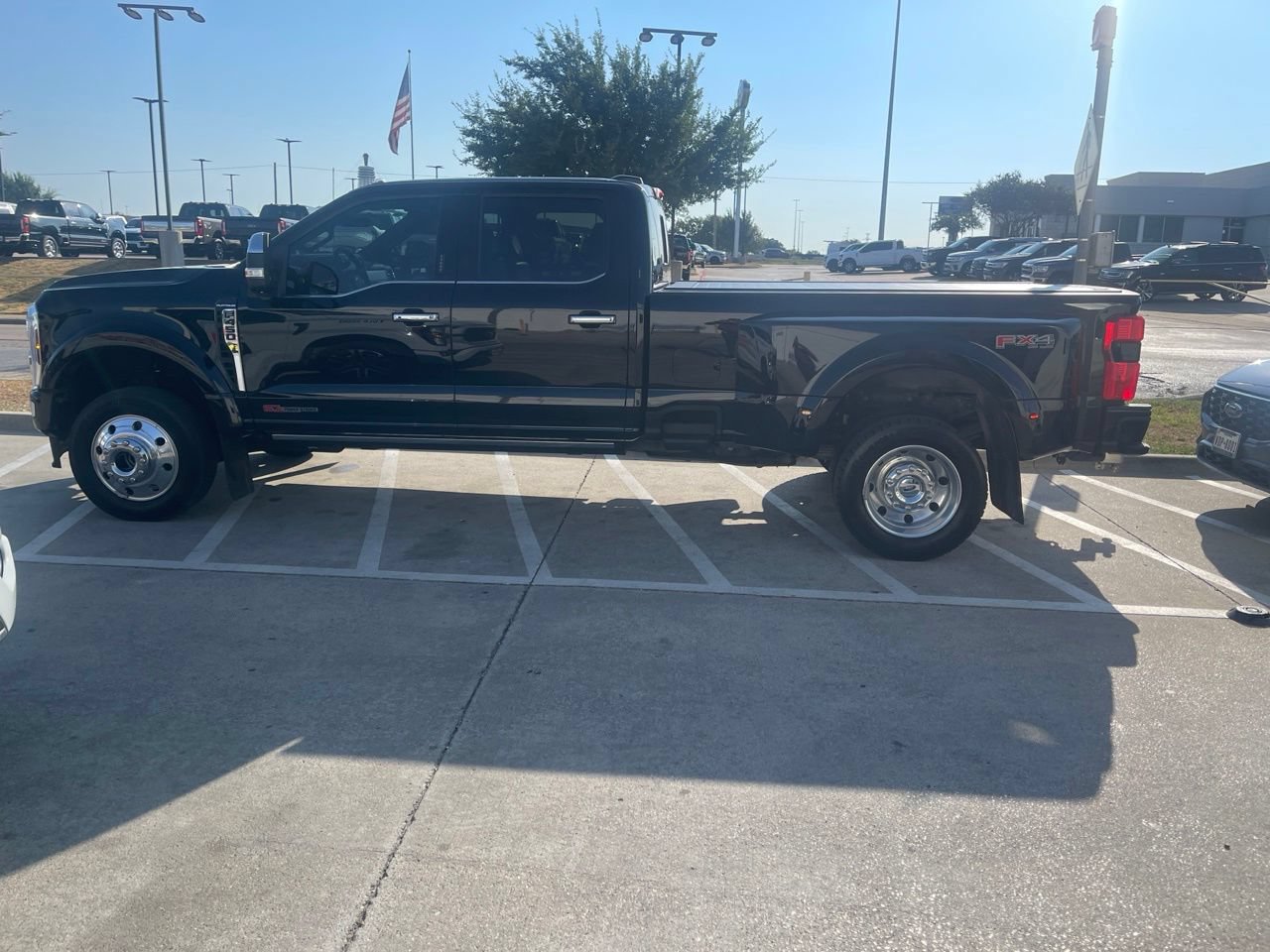 Certified 2024 Ford F450 Platinum w/ FX4 Off-Road Package AWD/4WD image 3