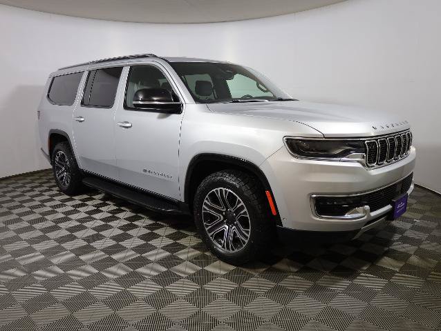 Used 2024 Jeep Wagoneer L Series II w/ Flexible Seating Group AWD/4WD image 4