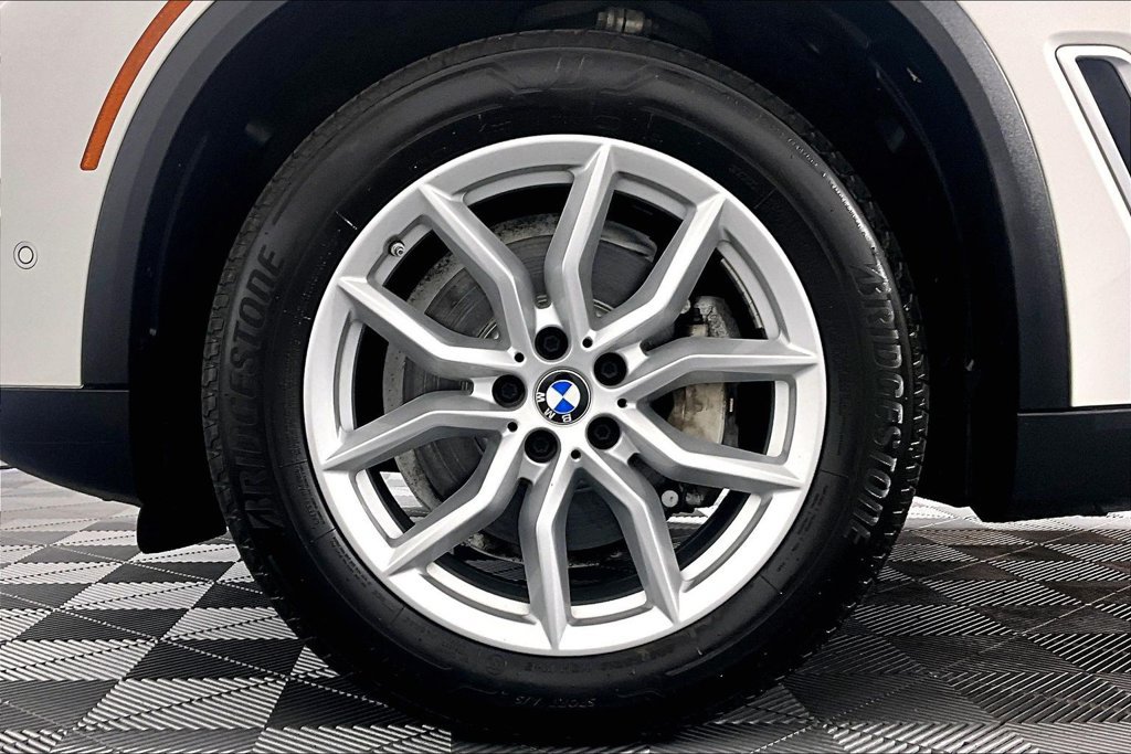 Used 2022 BMW X5 xDrive40i w/ Premium Package AWD/4WD image 8