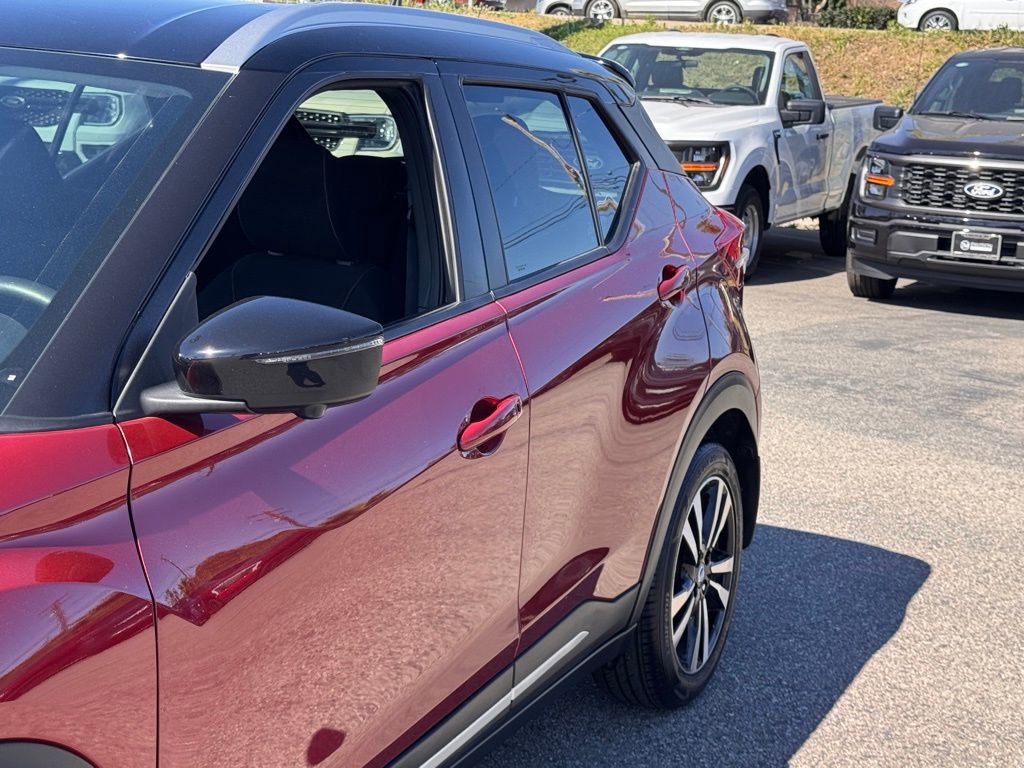 Used 2019 Nissan Kicks SR image 9